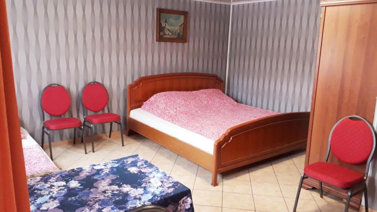 Ow Wilk - Pokoje I Domki Z Aneksami Kuchennymi, Parking, Plac Zabaw Łeba Extérieur photo