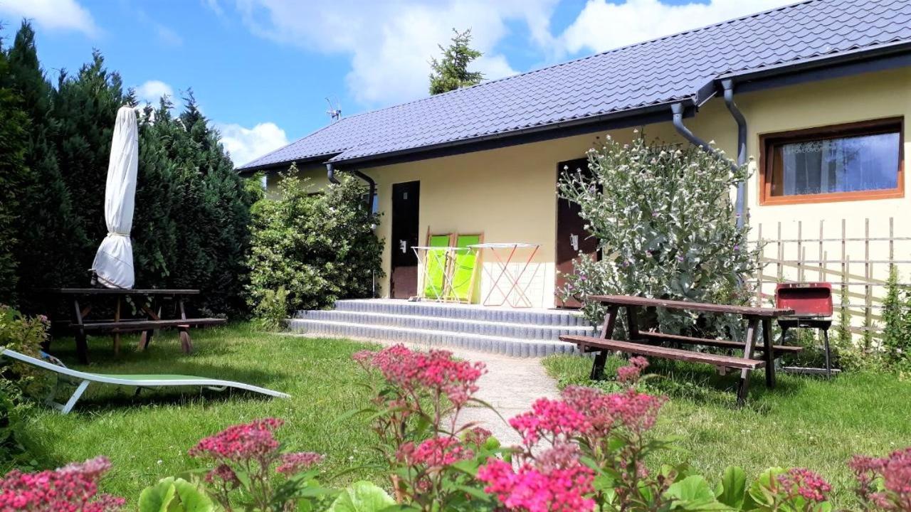 Ow Wilk - Pokoje I Domki Z Aneksami Kuchennymi, Parking, Plac Zabaw Łeba Extérieur photo