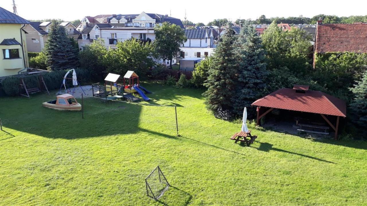 Ow Wilk - Pokoje I Domki Z Aneksami Kuchennymi, Parking, Plac Zabaw Łeba Extérieur photo