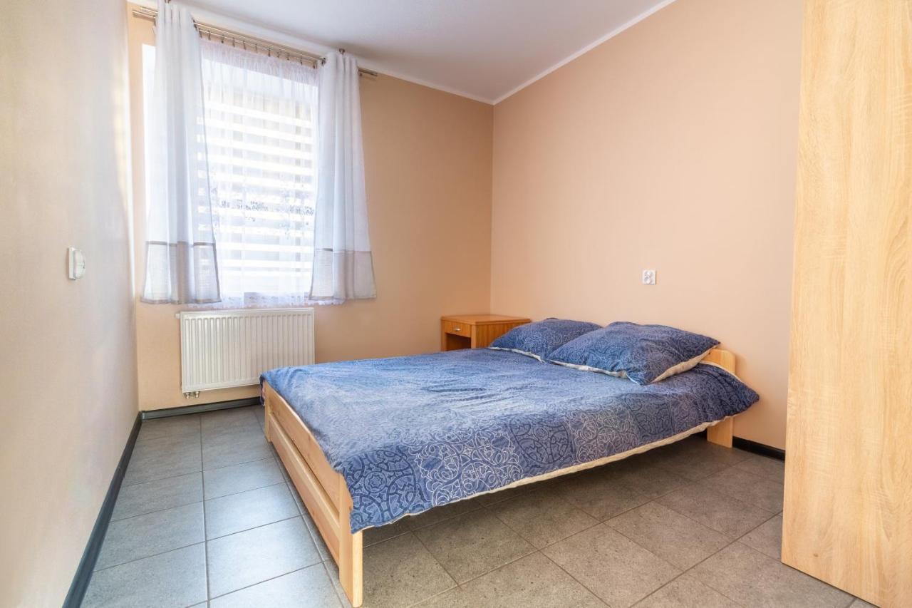 Ow Wilk - Pokoje I Domki Z Aneksami Kuchennymi, Parking, Plac Zabaw Łeba Extérieur photo