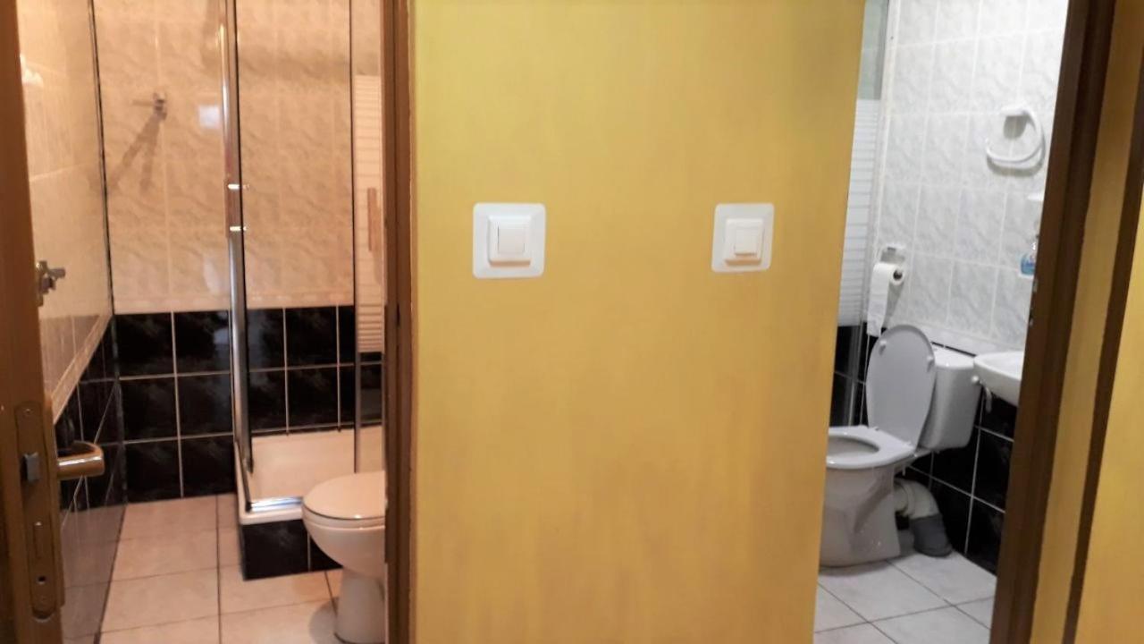 Ow Wilk - Pokoje I Domki Z Aneksami Kuchennymi, Parking, Plac Zabaw Łeba Extérieur photo