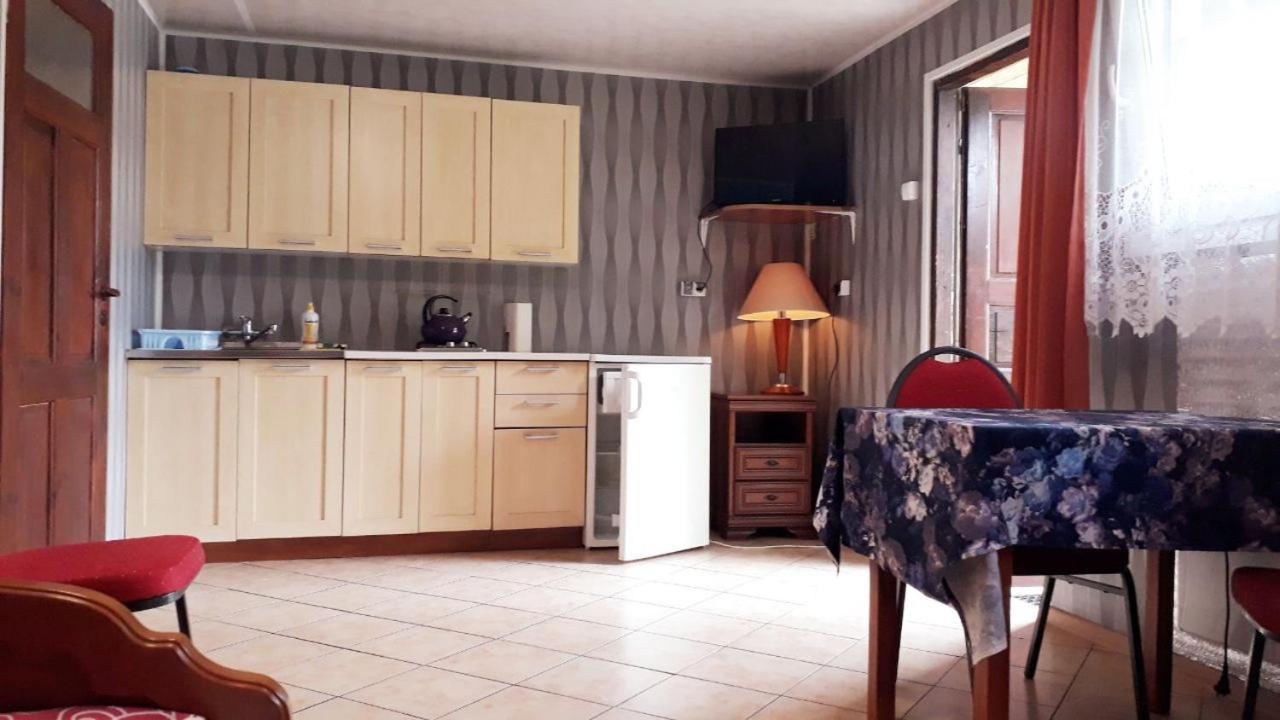 Ow Wilk - Pokoje I Domki Z Aneksami Kuchennymi, Parking, Plac Zabaw Łeba Extérieur photo