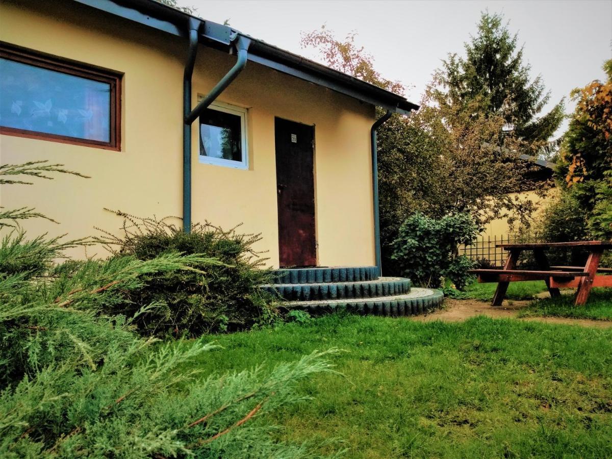 Ow Wilk - Pokoje I Domki Z Aneksami Kuchennymi, Parking, Plac Zabaw Łeba Extérieur photo