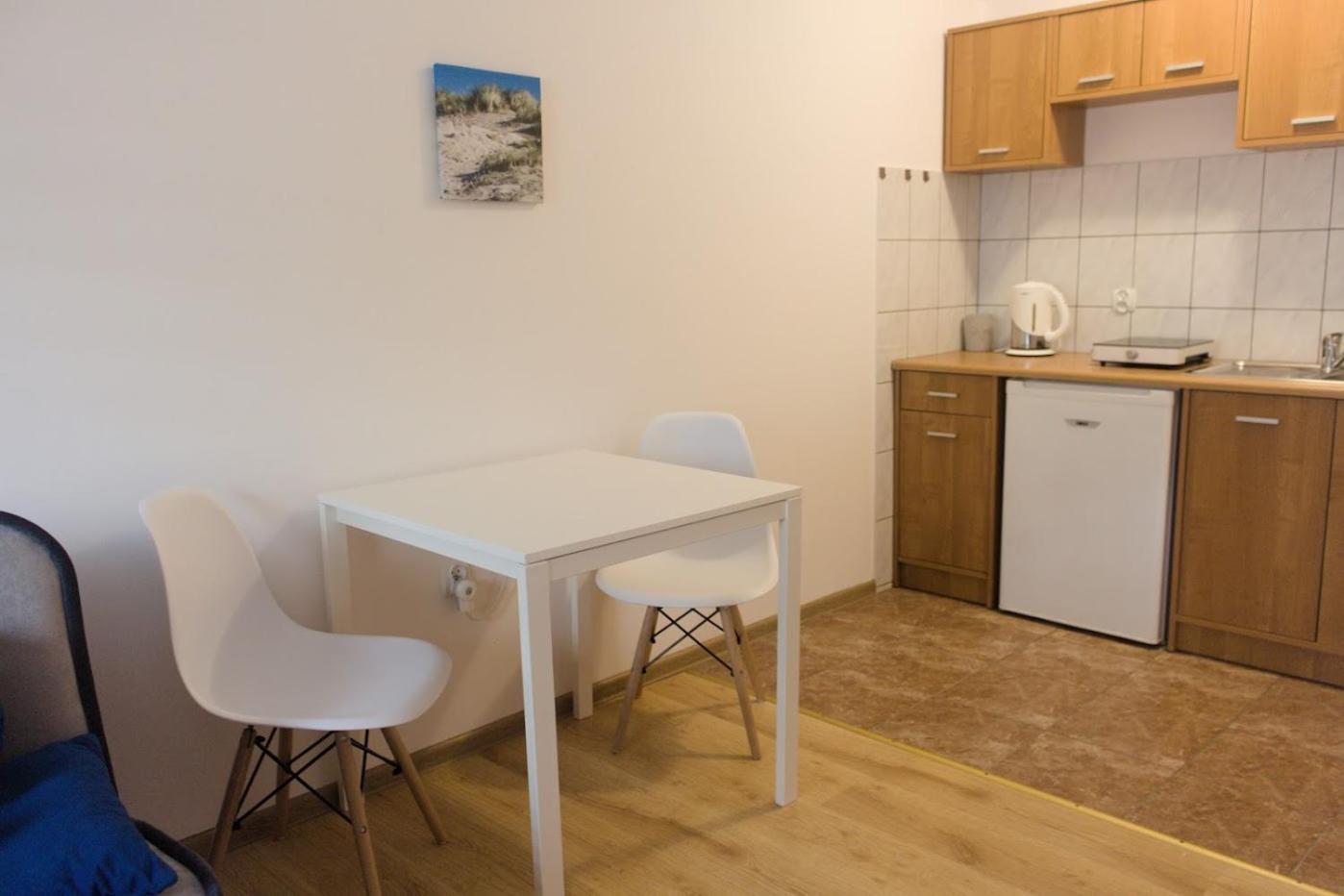 Ow Wilk - Pokoje I Domki Z Aneksami Kuchennymi, Parking, Plac Zabaw Łeba Chambre photo